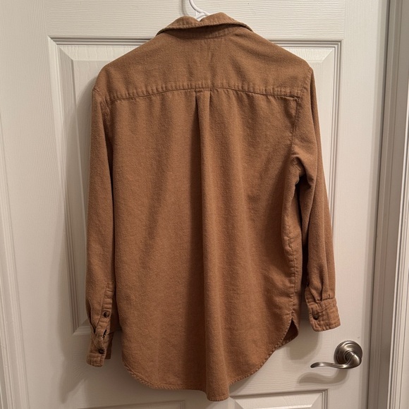 GAP Women’s XS Oversized Tan Button Down - Picture 5 of 8